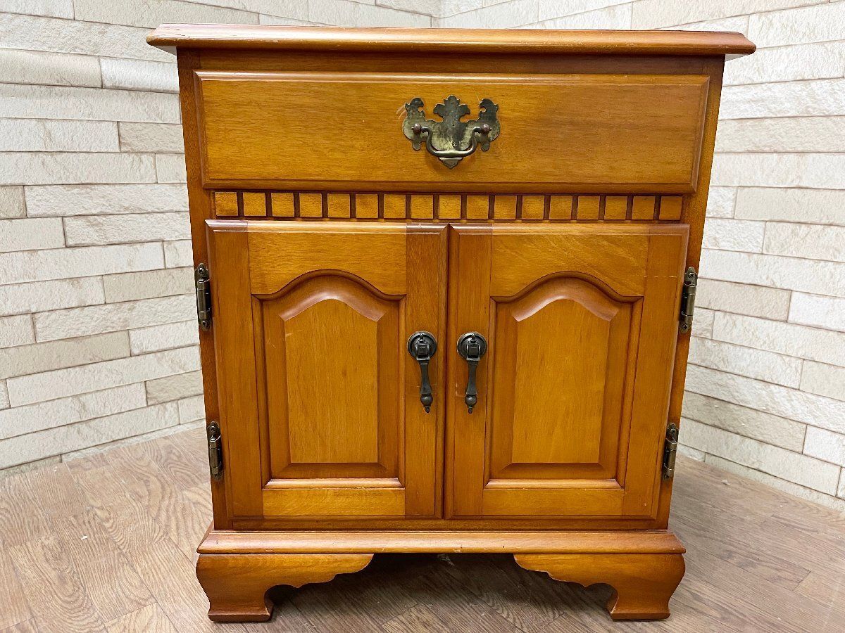 横浜ダニエル Daniel 樺材 サイドボード キャビネット クラシック 横浜