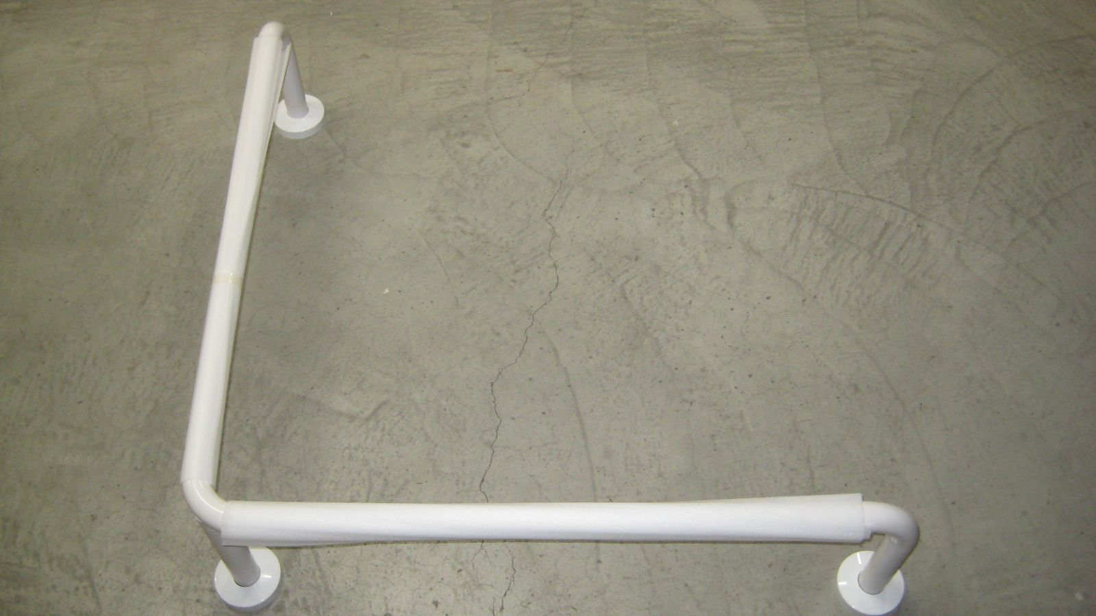 TOTO L型手すり T112CL11 ＃NW1 800ｘ800 箱開封跡あり アンカーやビス等の取付金具別途 HRDEVELOPMENT_JP