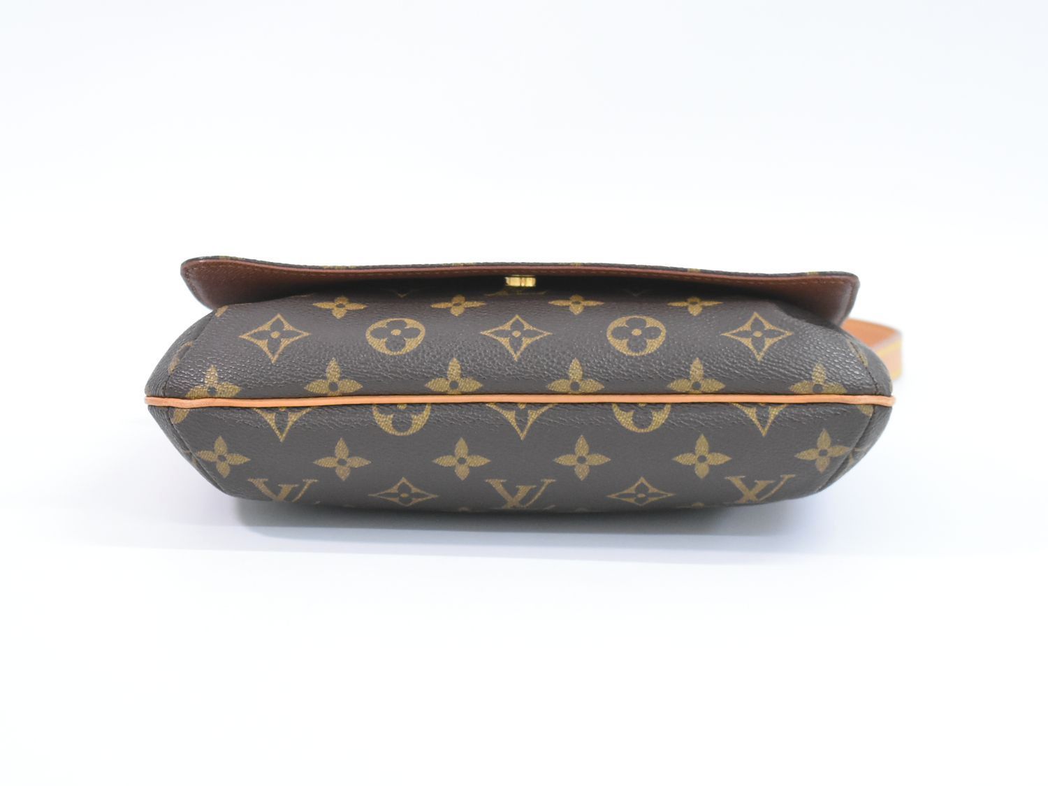 本物 ルイヴィトン LOUIS VUITTON LV ミュゼットタンゴ ショート