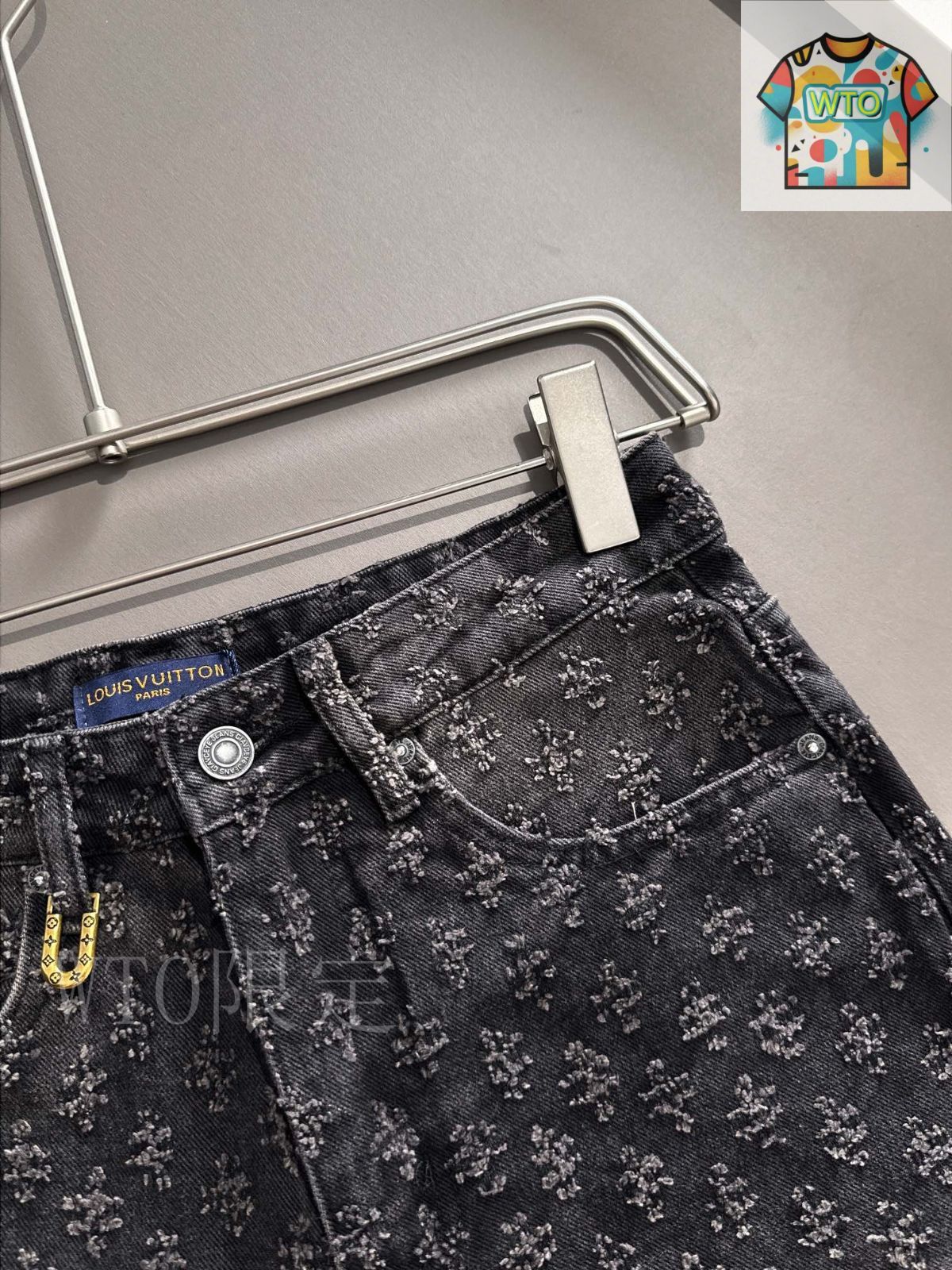 【トレンド感をプラス】LOUIS VUITTON デニムショートパンツ 今日特価】LOUIS VUITTON 2025SS グラデーション刺繍デニム