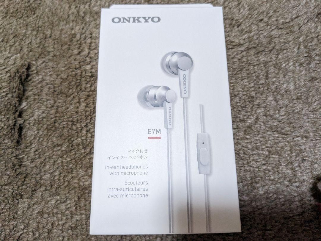 新品 ONKYO マイク・リモコンボタン付き インイヤーイヤホン E7M