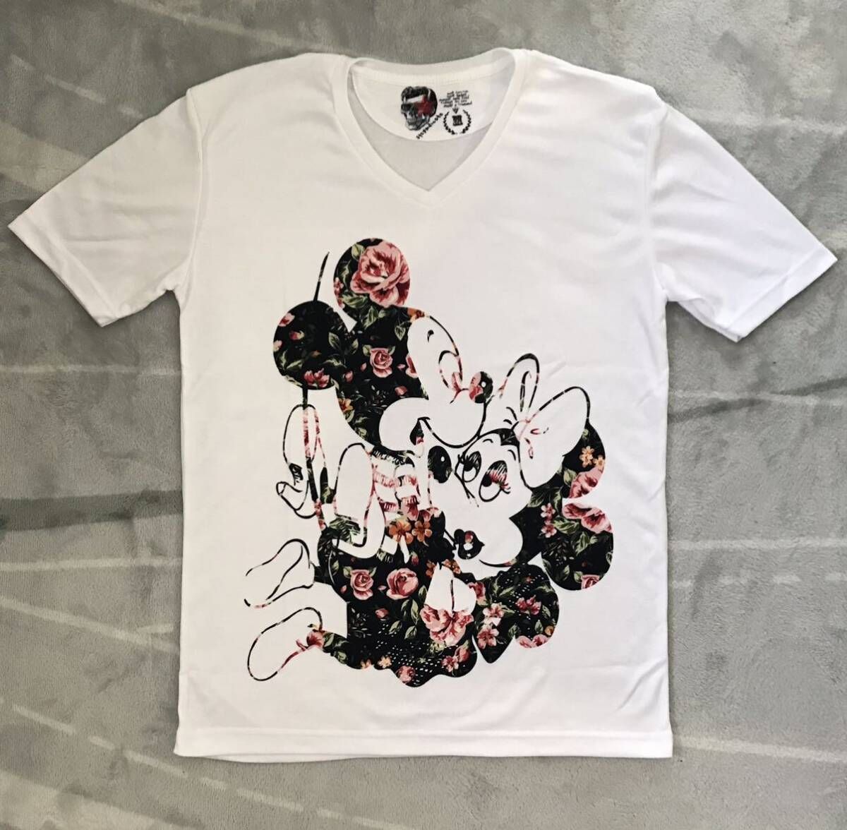 イーワンシンジケートE1SYNDICATE Tシャツ Vネック FLOWER F#?K ホワイト Mサイズ イーワンシンジケート - メルカリ