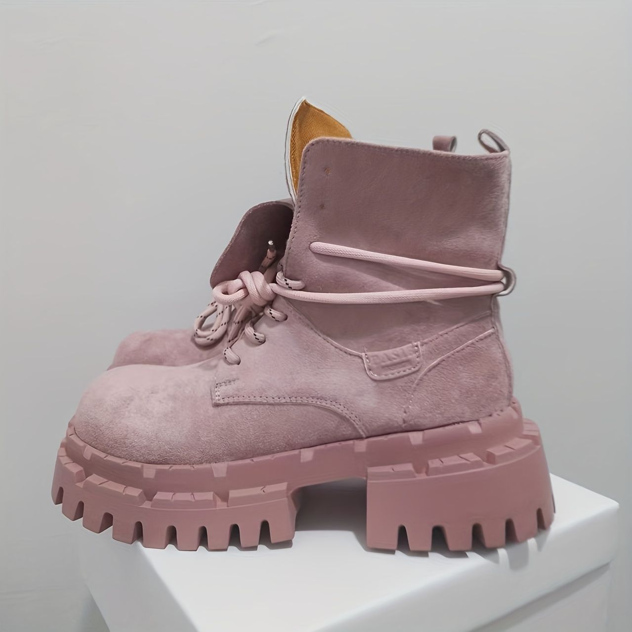 人気ブランドの新作も！ エンジニアブーツ ショートブーツ レディース スエードブーツ レースアップ チャンキー ラウンドトゥ 厚底 おしゃれ 個性的 秋冬 アメカジ 韓国ファッション 10代 20代 ハイカット カジュアルブーツ