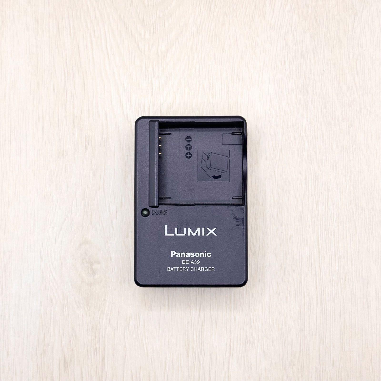 ［動作確認済］LUMIX DE-A39レトロデジカメ 充電器付 LUMIX デジタルカメラ DE-A39 バッテリー 充電器｜Yahoo!フリマ