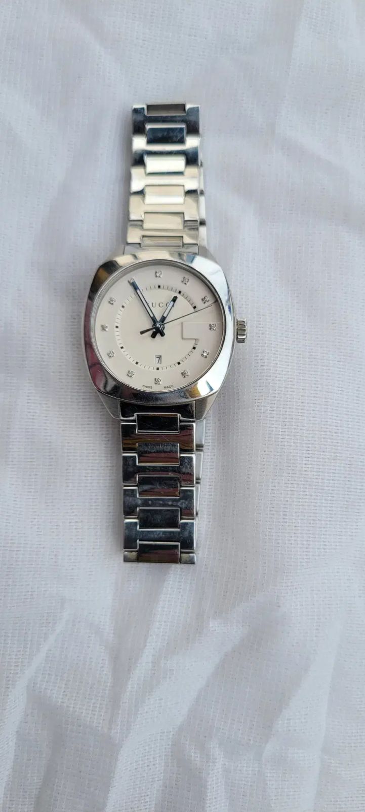 GUCCI グッチ 時計 GG2570 ホワイト ダイヤル YA142403 シルバー