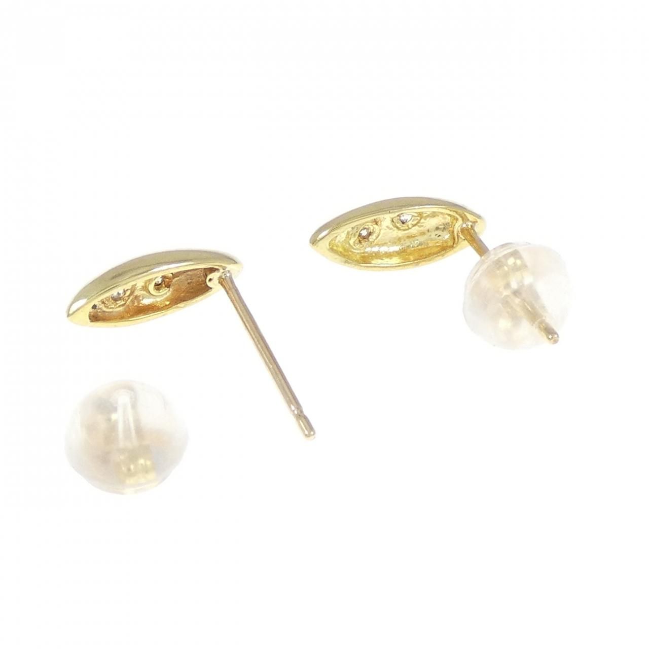 ピアス 0.06CT