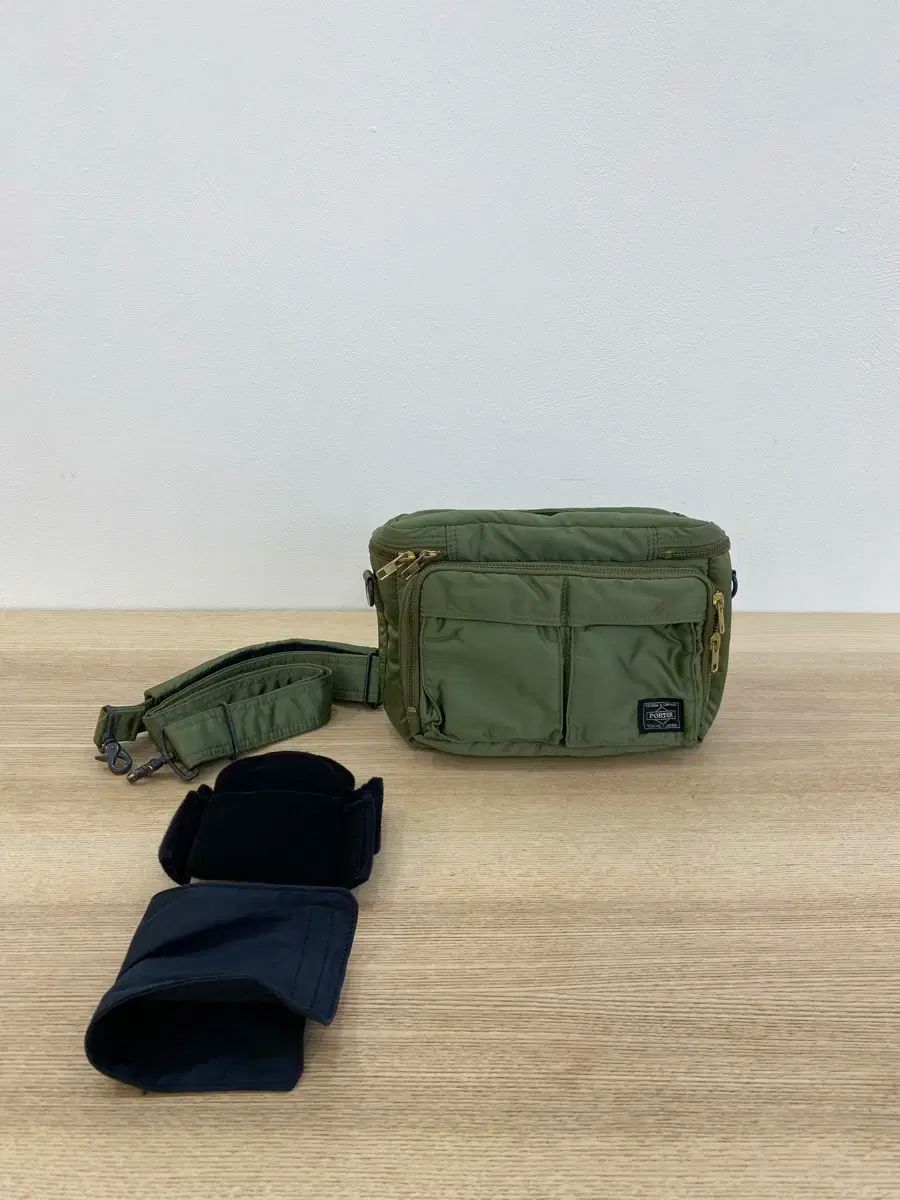 【雷市場（ポンジャン）商品韓国直送】 Porter(ポーター) タンカー カメラバッグ セージ グリーン 出品 622 ー 76121