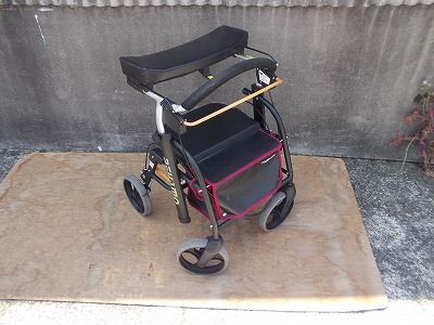 TS-25-0604-08 セール 一部地域を除き送料無料 前腕支持型歩行車