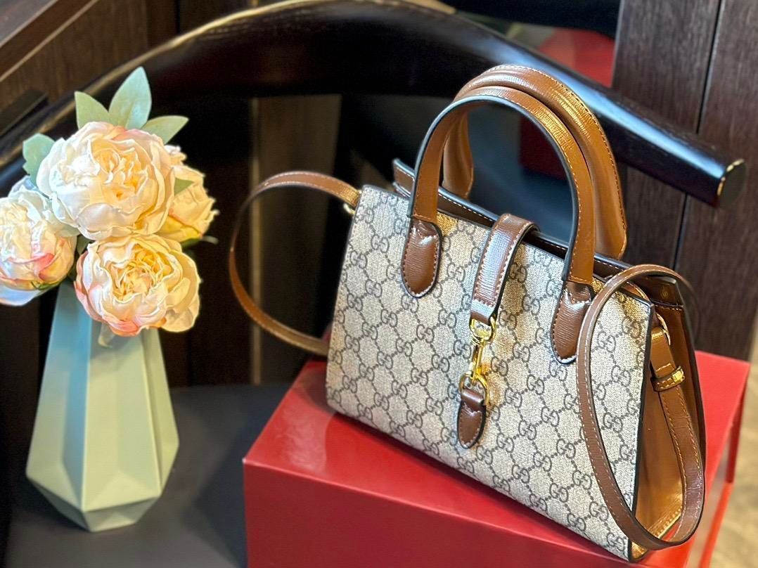 GUCCI■エレガントなGGパターンのエンボスロゴ トートバッグ 楽天市場】GUCCI グッチショッピングトートバッグブラック
