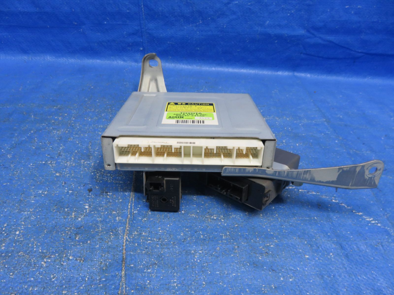 LA6754 レクサス SC430 UZZ40 後期 純正 AISIN ABSコンピューター TRC＆VSC 89540-24150 115811-10900 ソアラ共通 稼働車外し