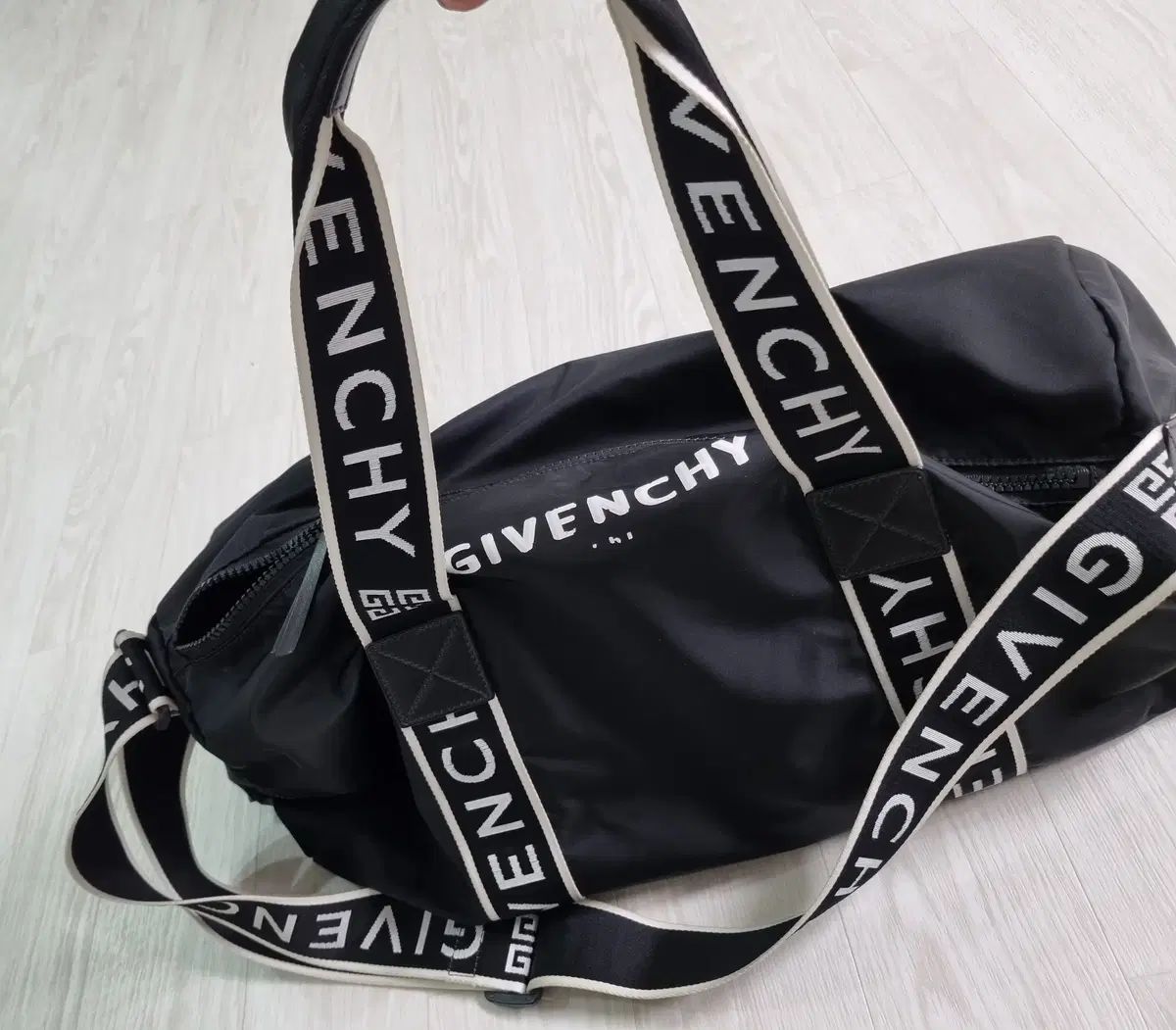 Givenchy ジバンシィ バンディング ロゴ ナイロン ボストンバッグ キーポル ラグジュアリートートバッグクロスボディバッグ WWW_SUPERTOOLSSHOP_NL