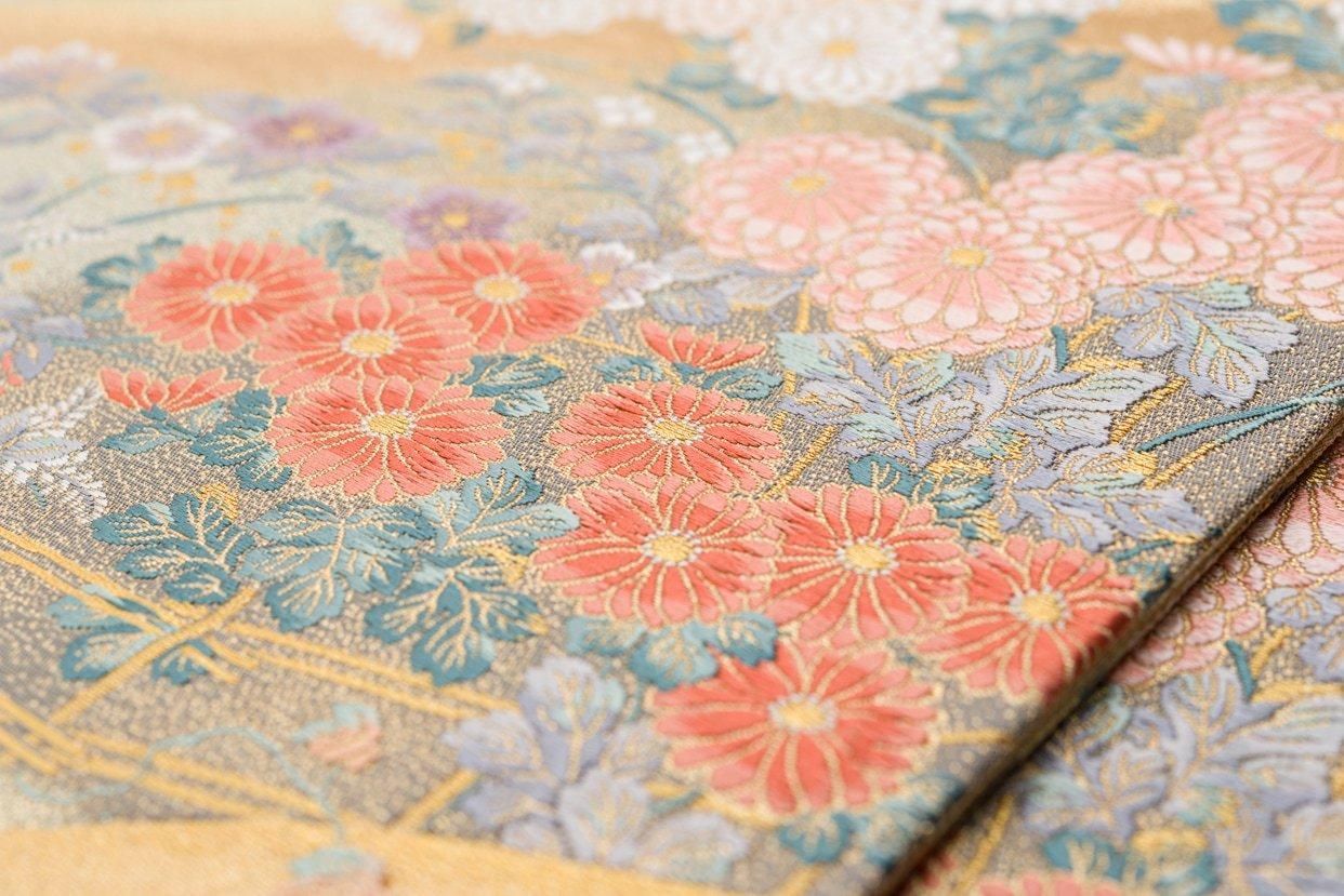 【袋帯】未使用品/四季の花咲く山並み＊桜・楓・梅/白地×銀彩/424cm 袋帯○山並に四季花 - メルカリ