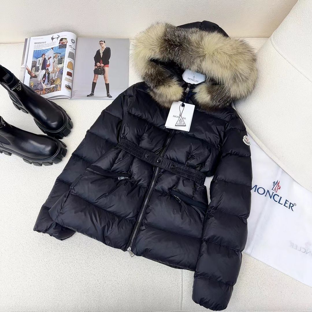 MONCLERモンクレール 黒 ダウンジャケット フード付き ウエストベルト