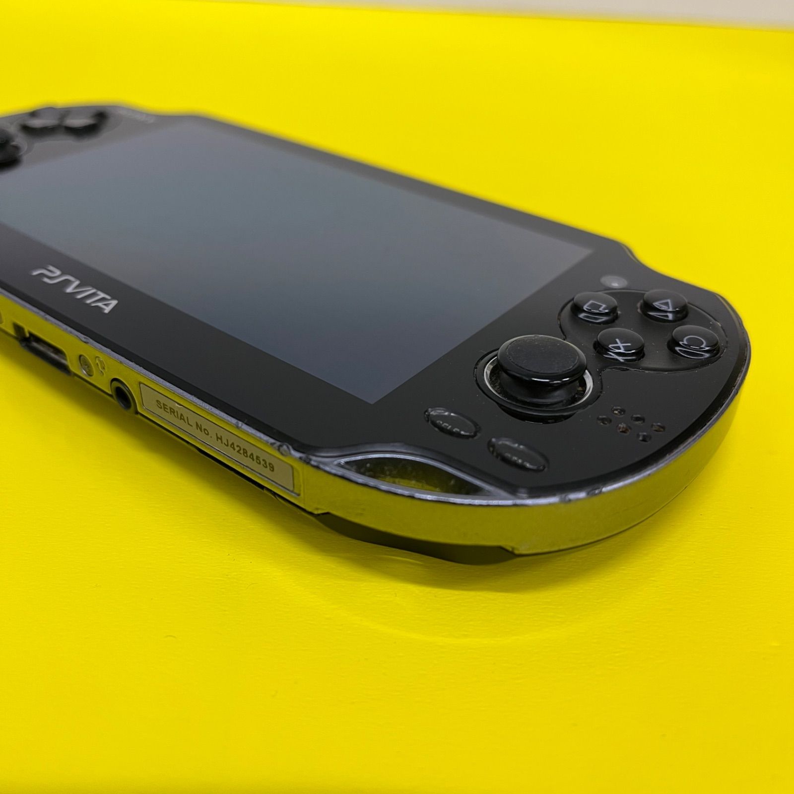 【PS Vita】pch-1100　本体 PS Vita PCH-1100 本体と充電器 稼働品 PS VITA PCH-1100 本体 充電