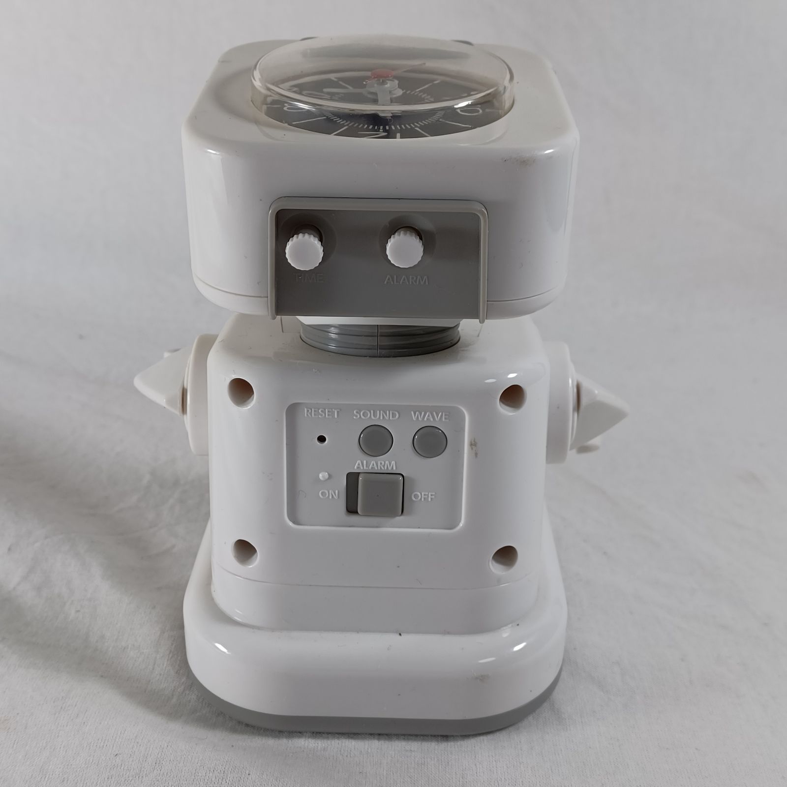 タカラトミー Omnibot Charmy 爆 笑太郎 電波時計 - メルカリ