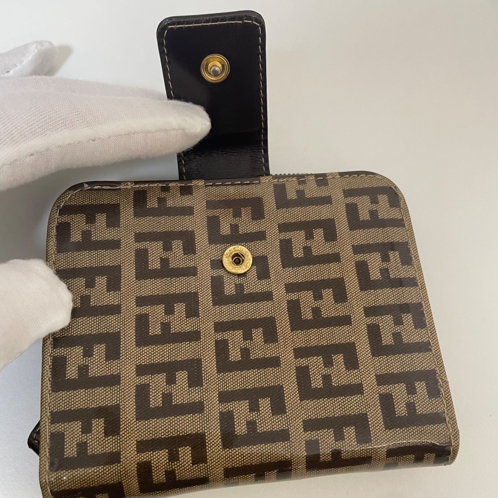 a45美品 FENDI フェンディ ズッカ柄 財布 二つ折り財布 がま口 FENDI】フェンディ『ズッカ柄 二つ折り長財布』8M0000