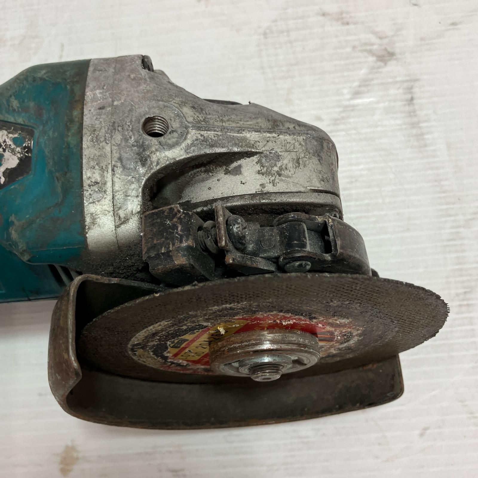 Makita - κκMAKITA マキタ 電動工具 ディスクグラインダー コード式 100mm 100v 217372 GA4031 ブルー マキタ ディスクグラインダー 100mm 高速12000min-1・ブレーキ