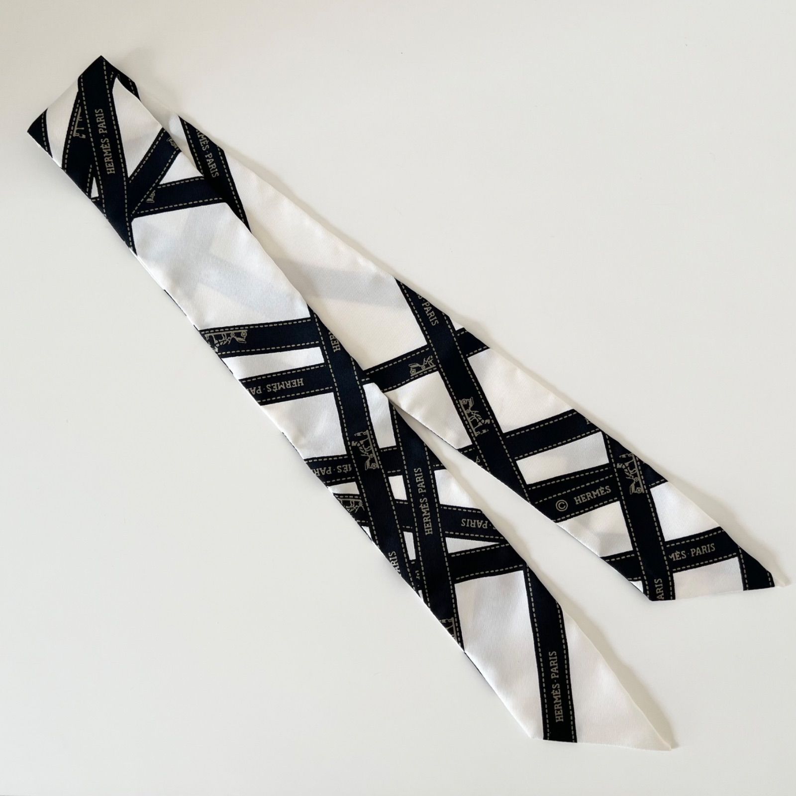 HERMES エルメス ツイリー 白黒 ボルデュック柄 - メルカリ