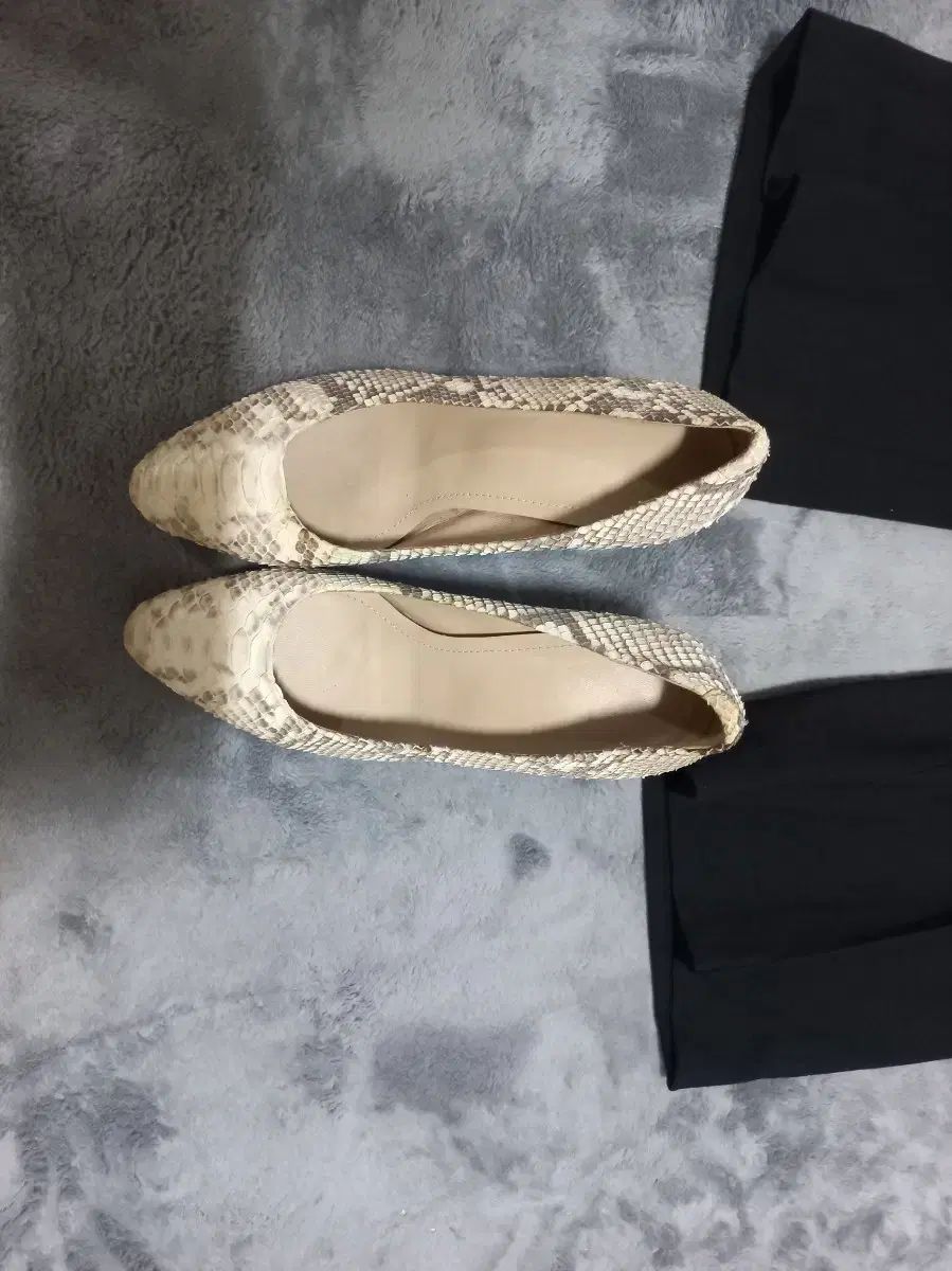 SANDRO サンドロ スパン糸 ブーツカット 55 ㅡ 約半分 パッケージのみを取り外した DECORATOM_COM_BR