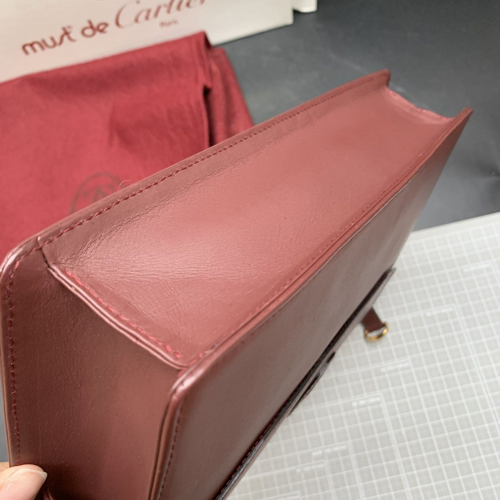 Z297Cartier マスト ドゥ カルティエ クラッチバッグ バッグ ボルドー 