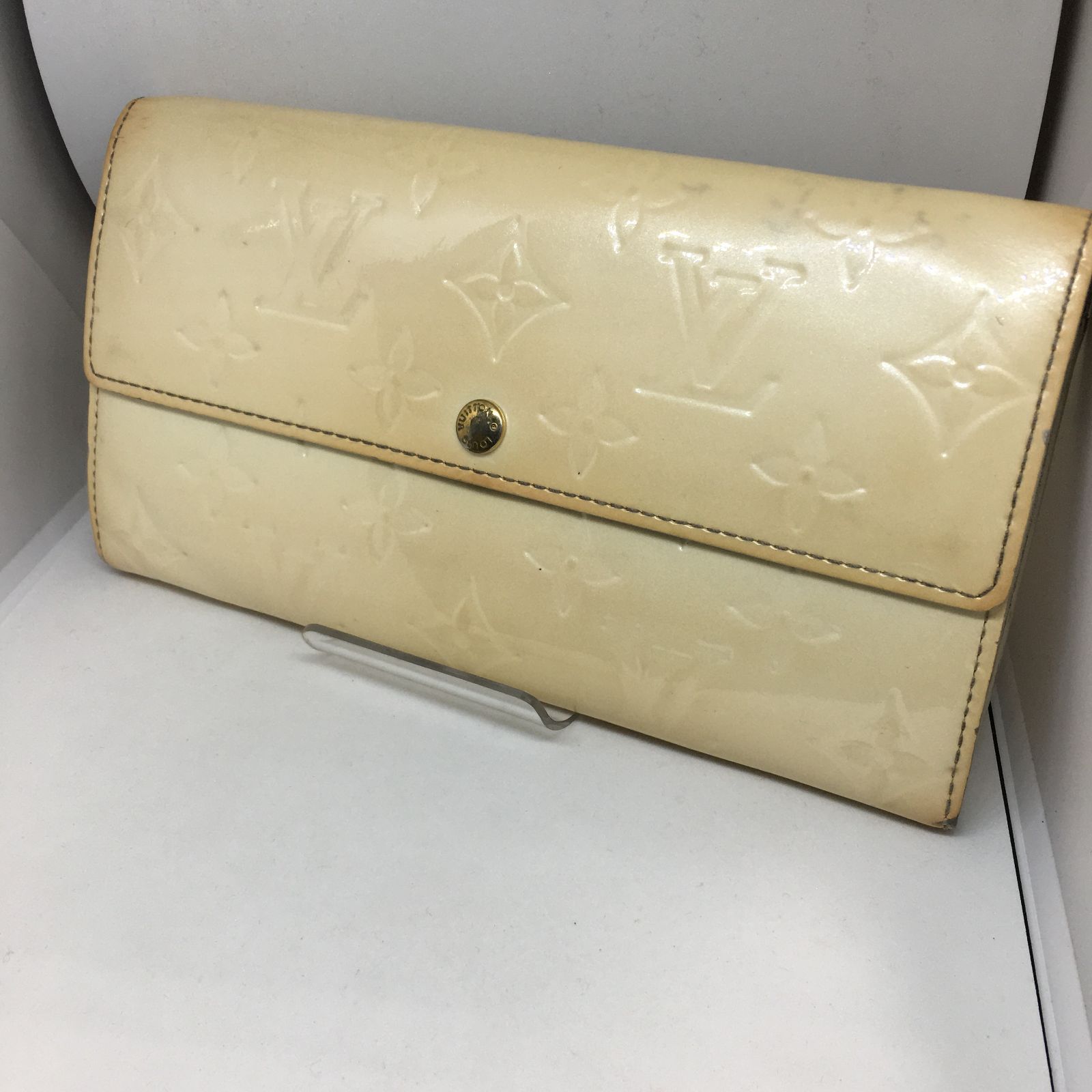 ルイヴィトン モノグラム ヴェルニ ポルトフォイユ サラ M91466