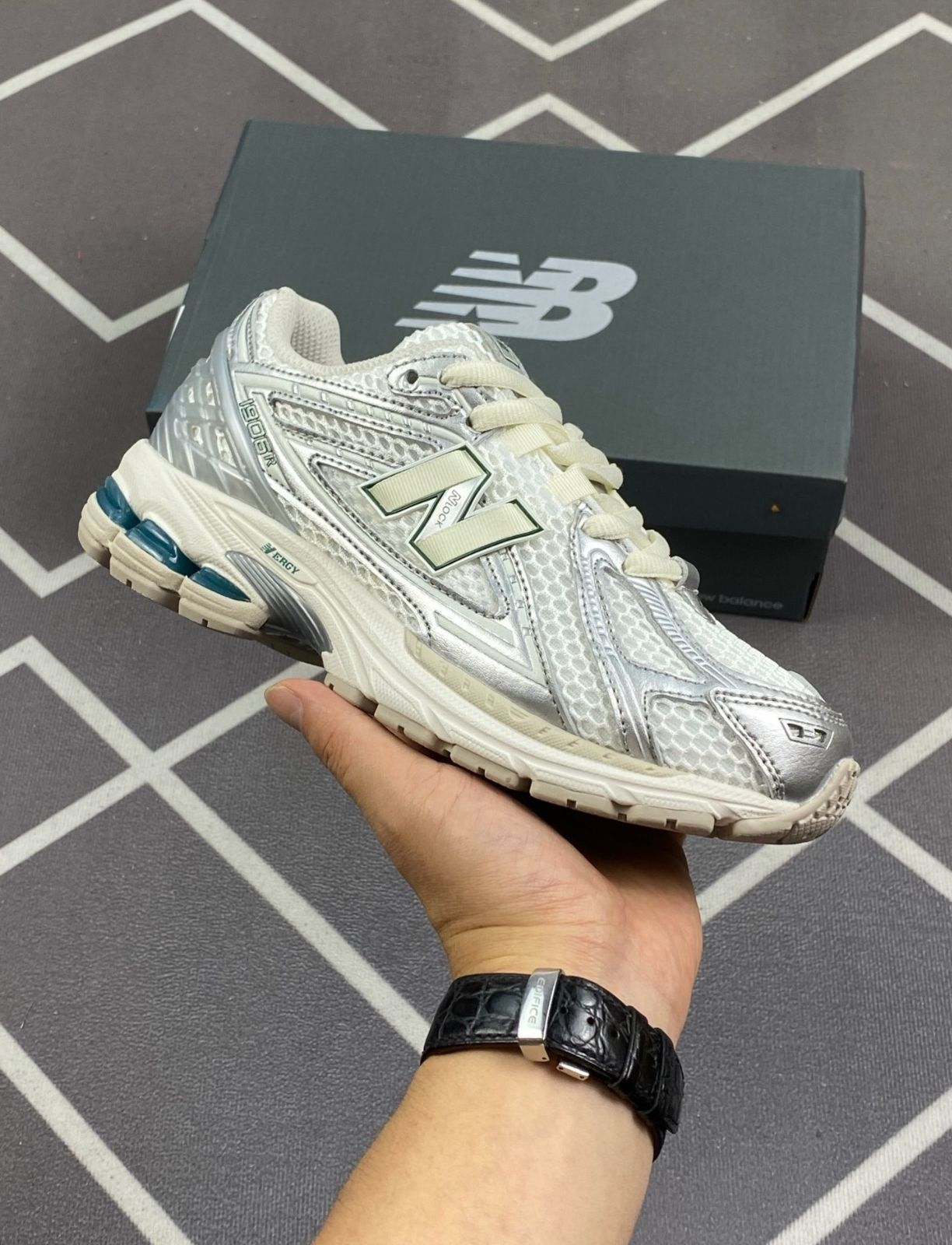 New Balance ニューバランス 1906R W1906REE