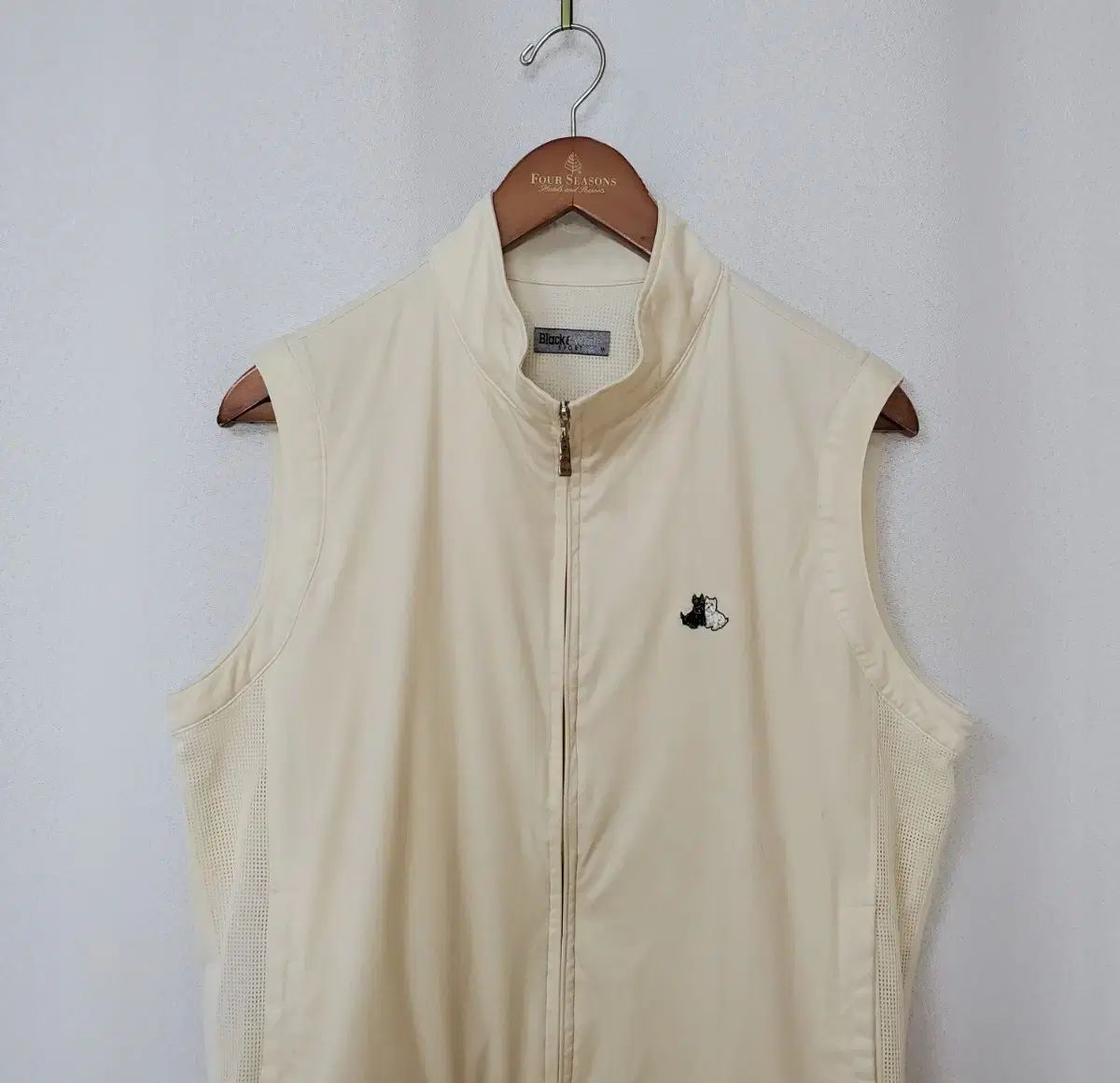 安心の全品国内発送！ ブラック＆ホワイト メンズ M ジップアップベスト