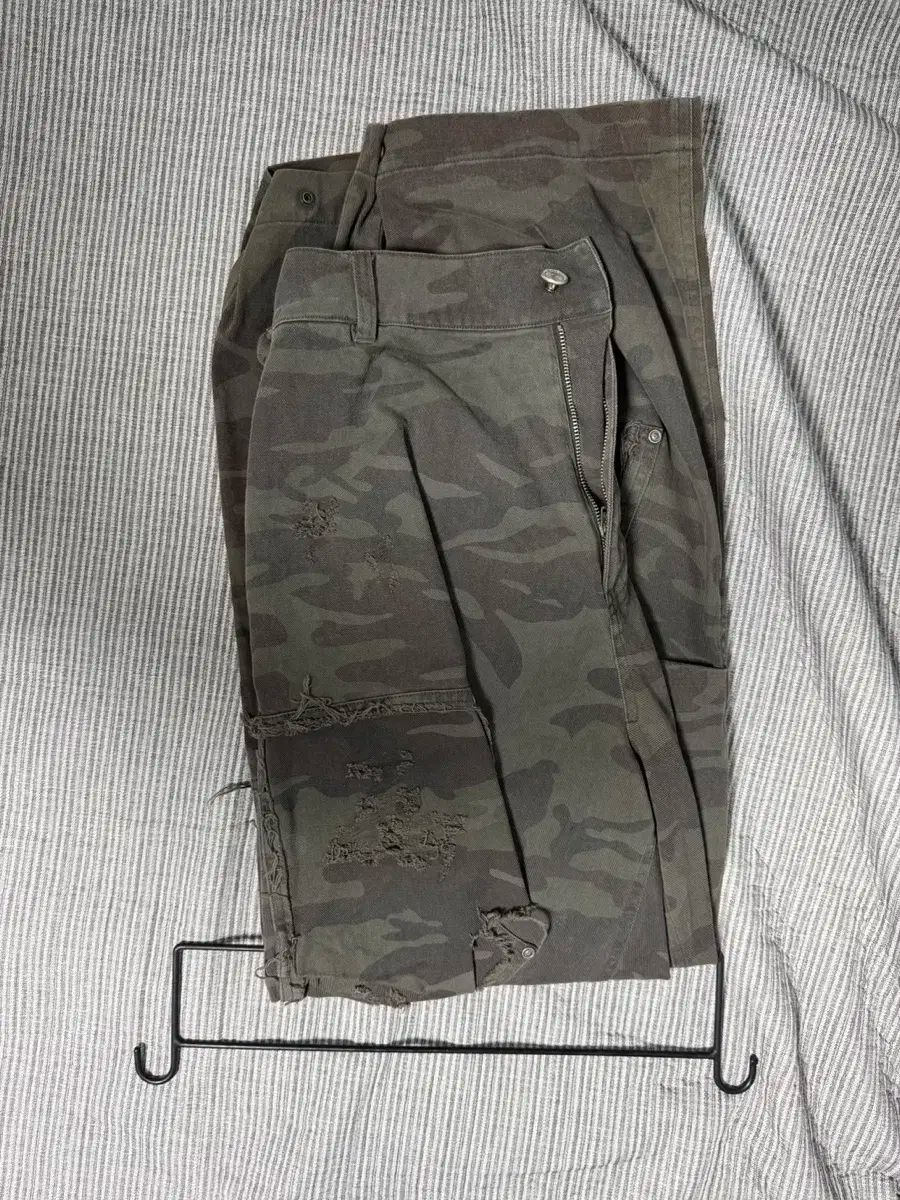 M ETCE ダメージ カモフラージュ パンツ