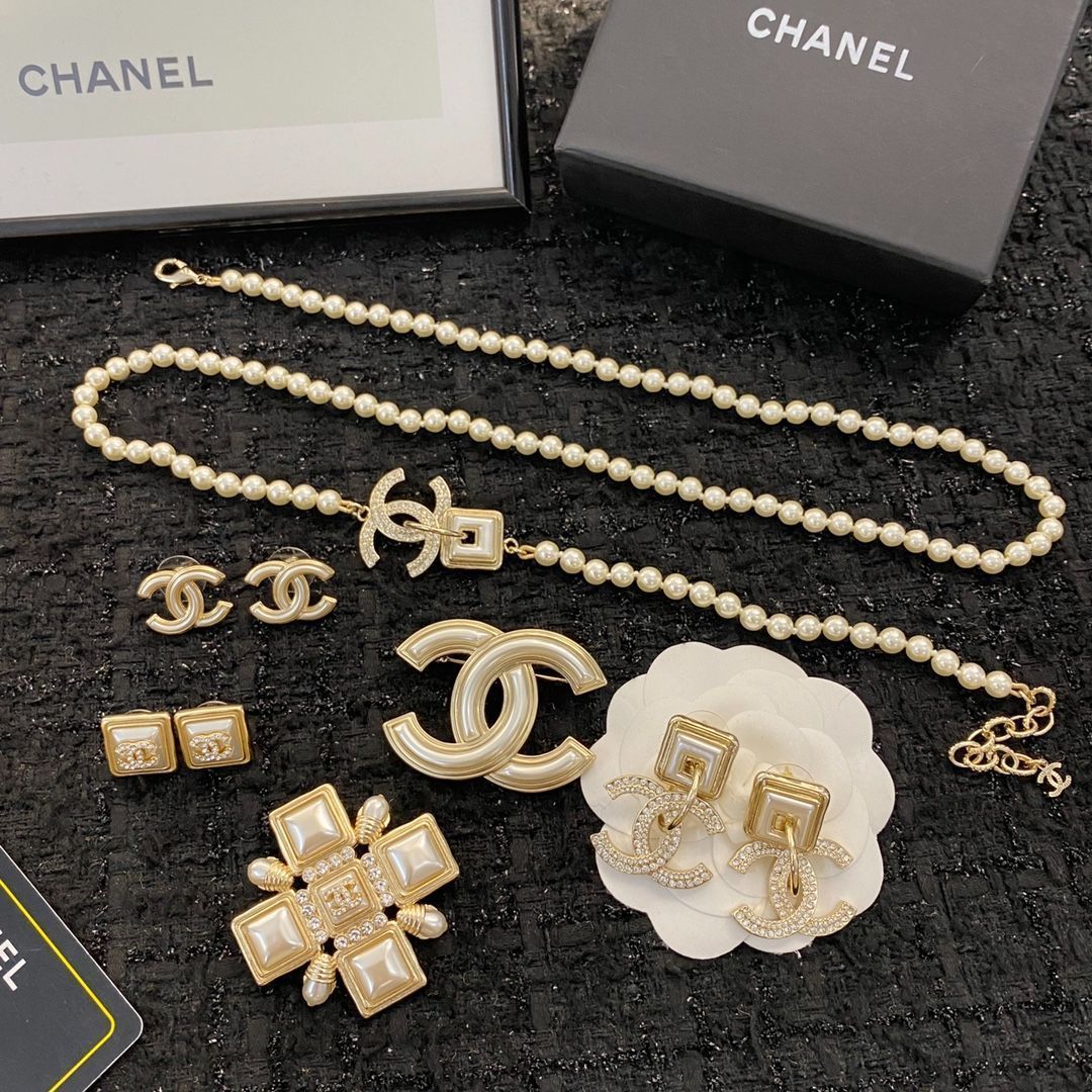 今日特価】Chanel シャネル ヒットモデル ブローチ-MM輸入