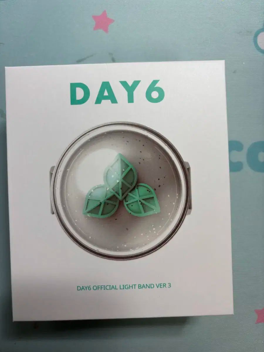 DAY6 OFFICIAL LIGHT BAND VER.3 ペンライト Amazon.com: DAY6 Official Light Band Ver.3 : Sports & Outdoors