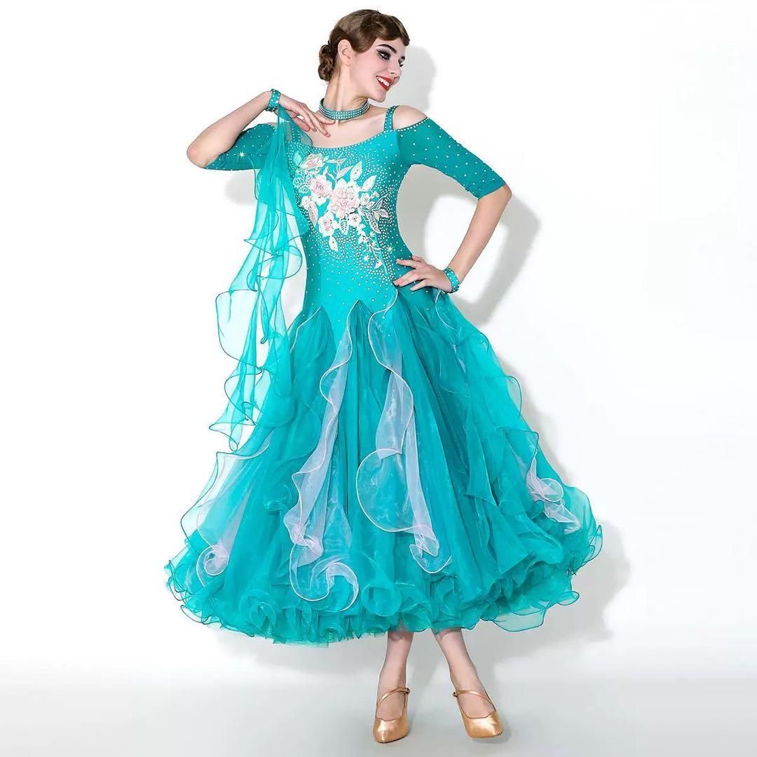 ストーン付きスタンダードドレス！競技会やデモ、発表会で大注目の