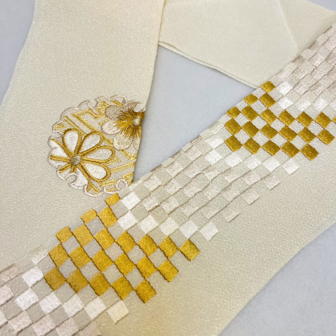 ゴールド×白 雪輪 市松 刺繍衿】 成人式 卒業式 振袖 袴 訪問着 着物 