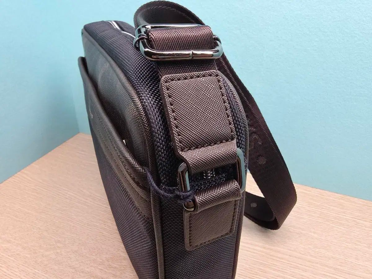 HAZZYS へジス メンズ クロスバッグ