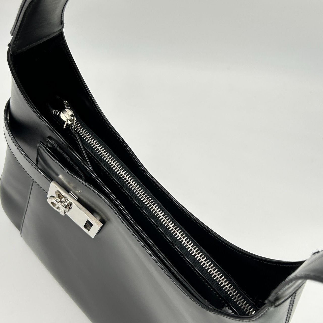 フェラガモ ガンチーニ