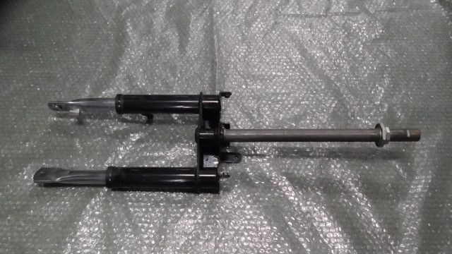 トゥデイ FI AF67-1579xxx の フロントフォーク 1757646556