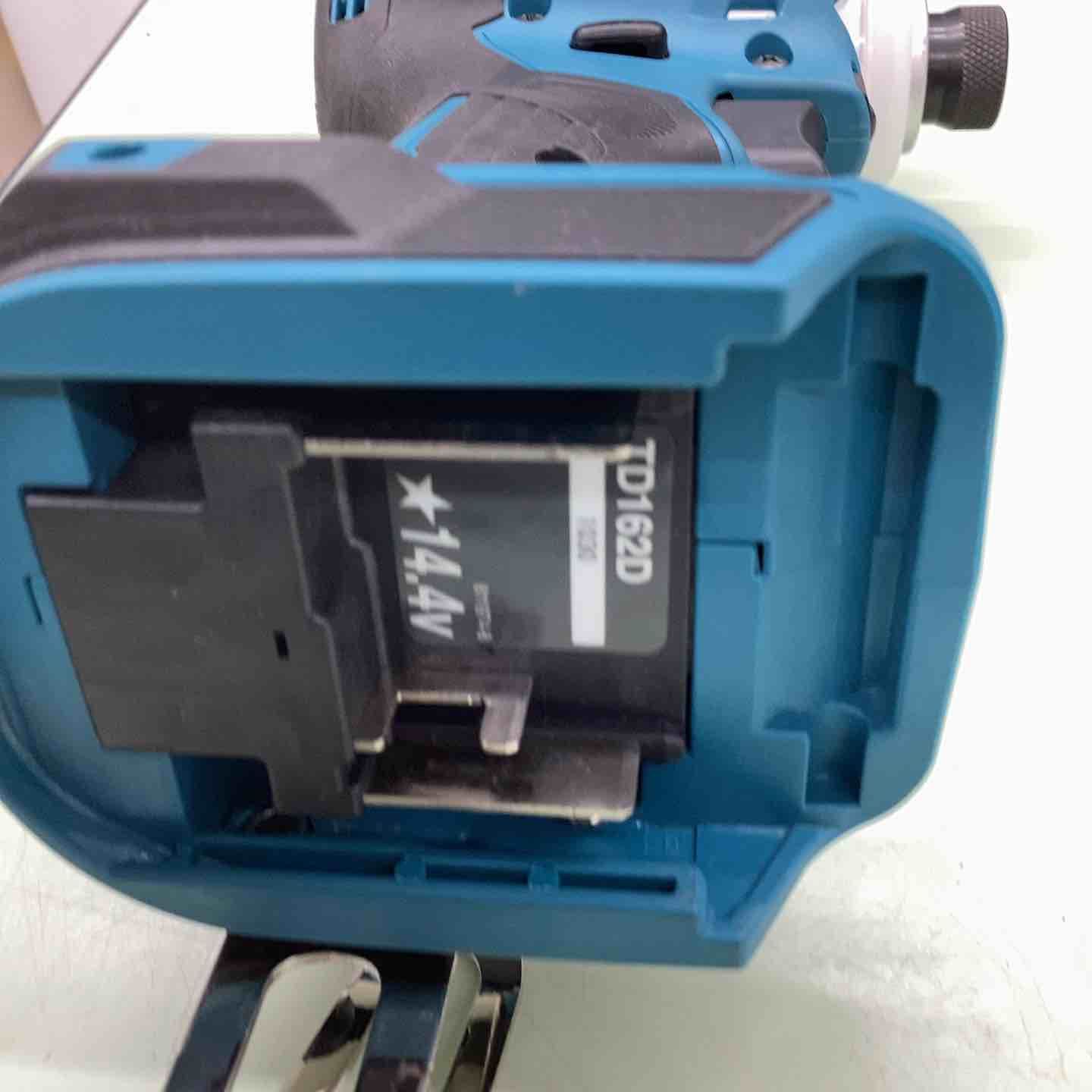 コードレスインパクトドライバー