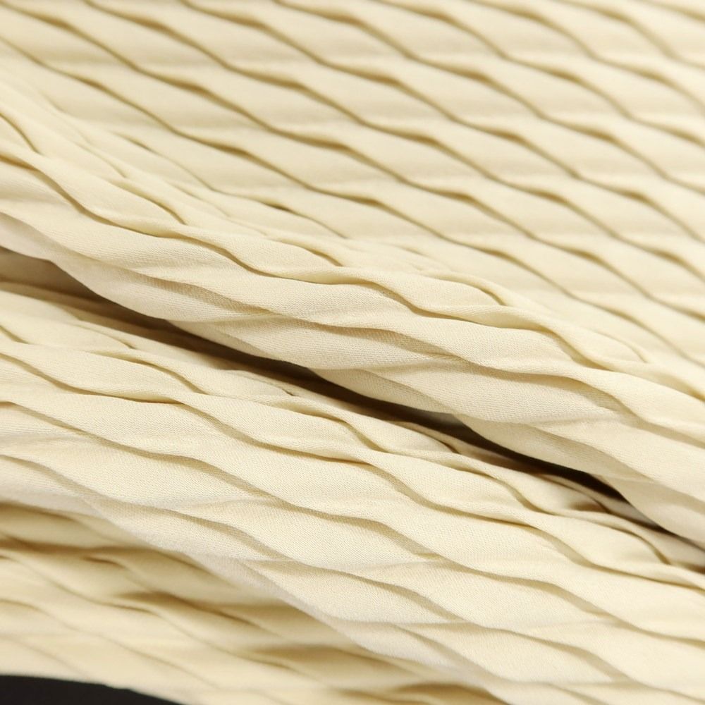 ISSEY MIYAKE - 【中古】イッセイミヤケ ISSEY MIYAKE 2024年春夏 ブリーツ ブラウス クリームベージュ系【サイズ表記なし（L位）】【レディース】 中古】イッセイミヤケ ISSEY MIYAKE 2024年春夏 ブリーツ