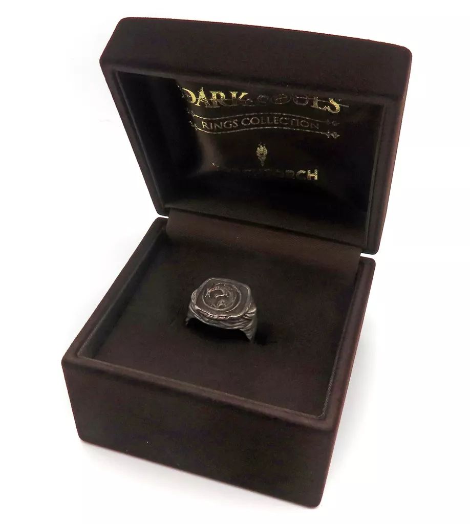 中古】銀製品・指輪・アクセサリー 静かに眠る竜印の指輪 19号