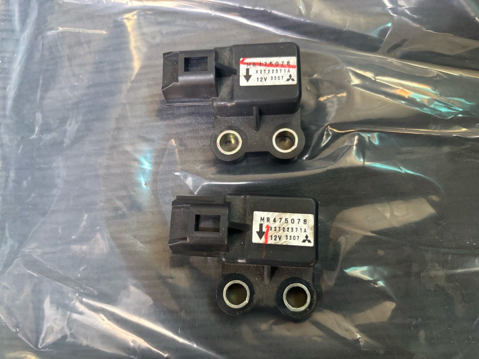 ランエボ8(CT9A)ヨーレイトセンサー　Gセンサー　スピードセンサー　2個セット 中古