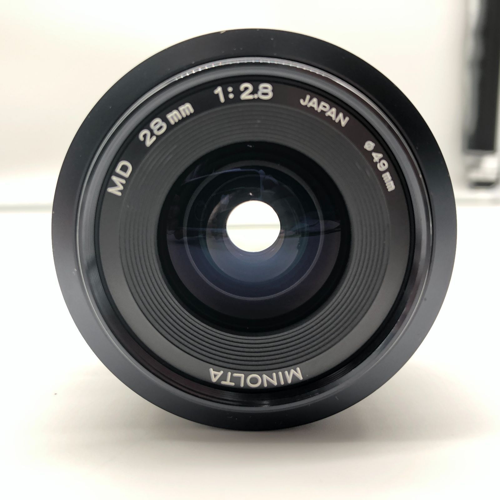 美品】 ミノルタ New MD 28mm F2.8 フードつき 広角 単焦点 美品】 ミノルタ New MD 28mm F2.8 フードつき 広角 単焦点
