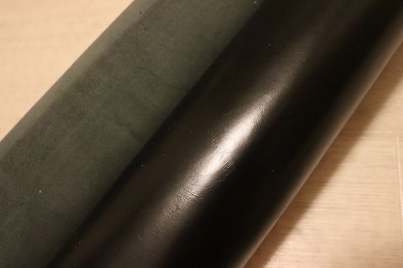 ブラック 153ds コンビヌメ革 牛革 イタリア レザー ガラス加工 はぎれ 一枚革 レザークラフト 革 皮 本革 diy 生地 材料