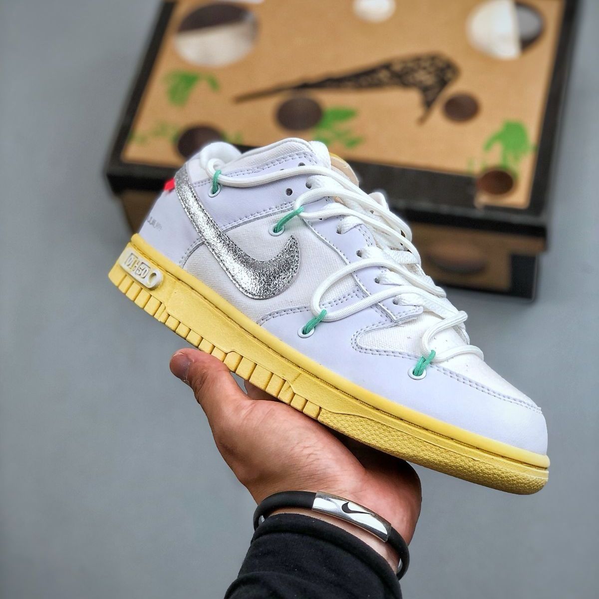 新品未使用 値下げ ナイキ スニーカー OFF-WHITE x Nike Dunk Low The 50 NO.1 ボードショーツ ホワイトシルバー 男女兼用