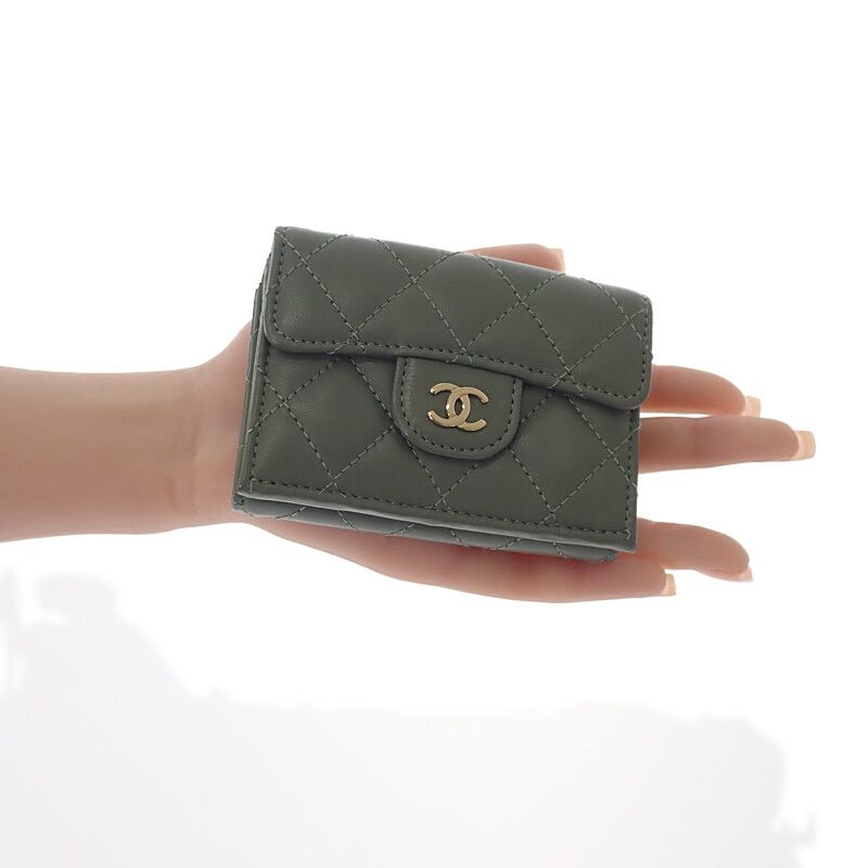 シャネル CHANEL スモールフラップウォレット AP0230-Y04059-NZG82 三  