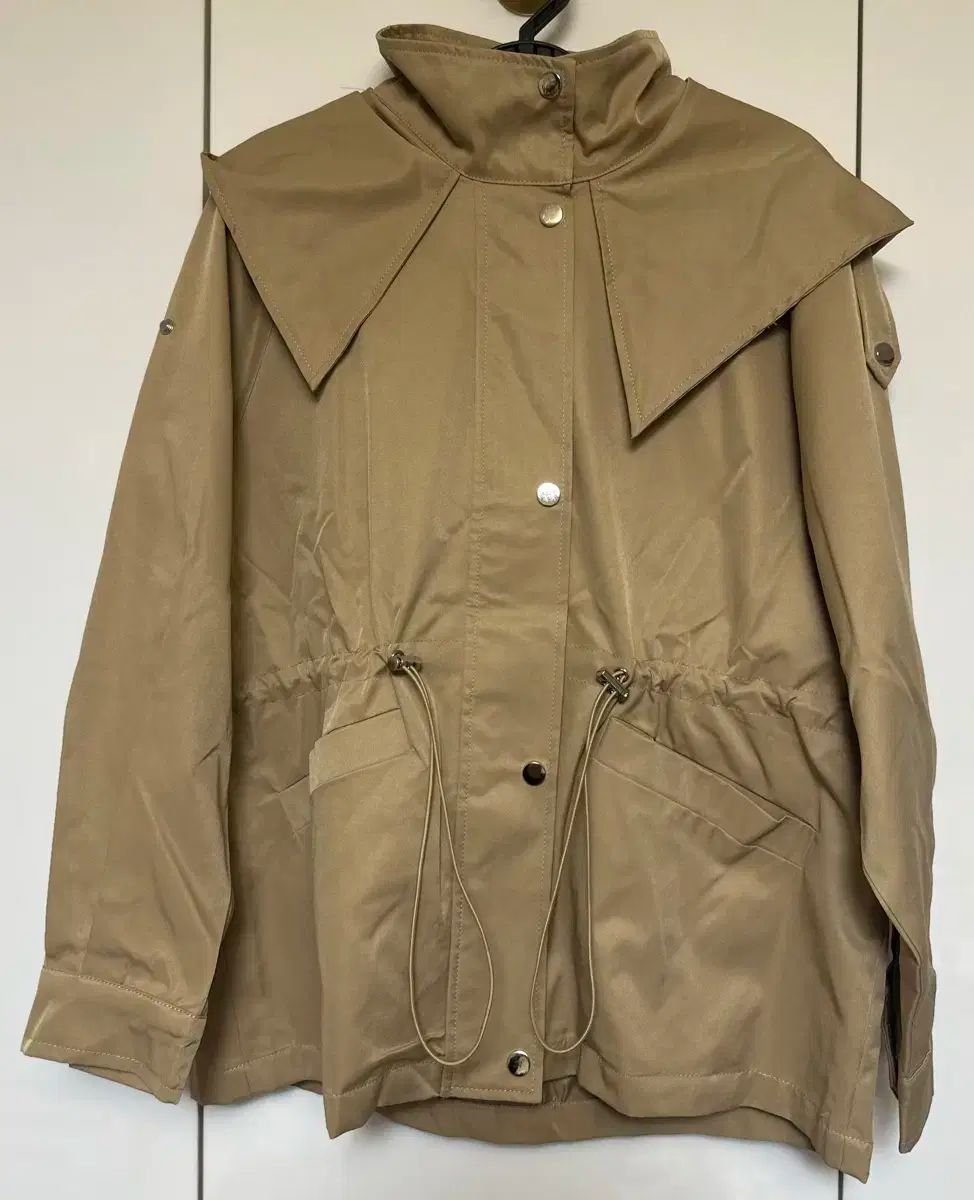 ベージュ フード ウィンドブレーカー ジャケット