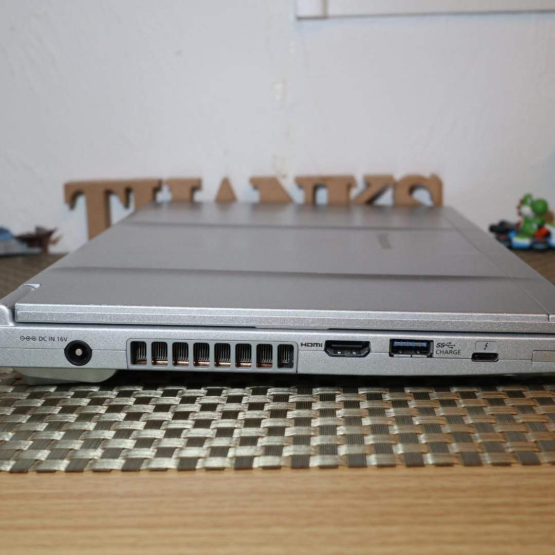 小型軽量Win11公式対応8世代Corei5 高速SSD