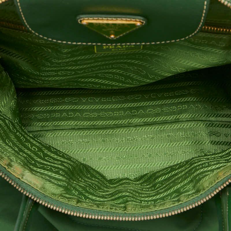 三角ロゴプレート