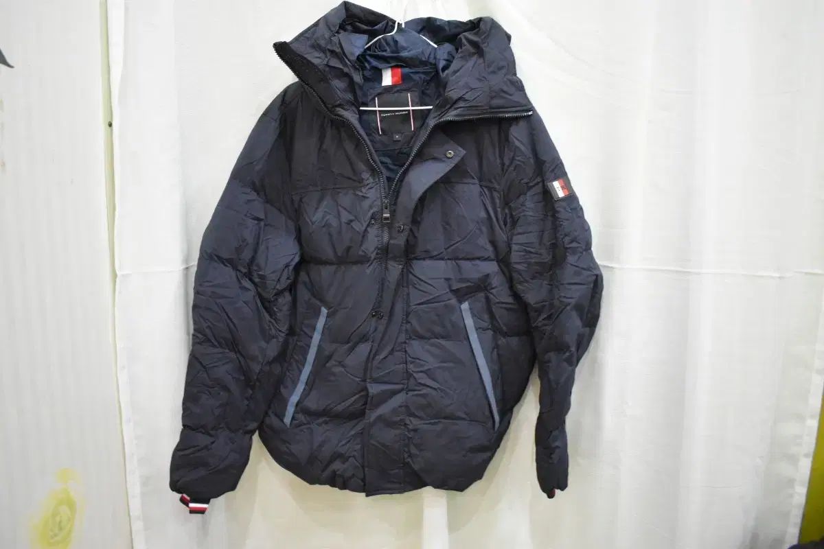 【雷市場（ポンジャン）商品韓国直送】 Tommy Hilfiger(トミーヒルフィガー) メンズ ダウンジャケット 95