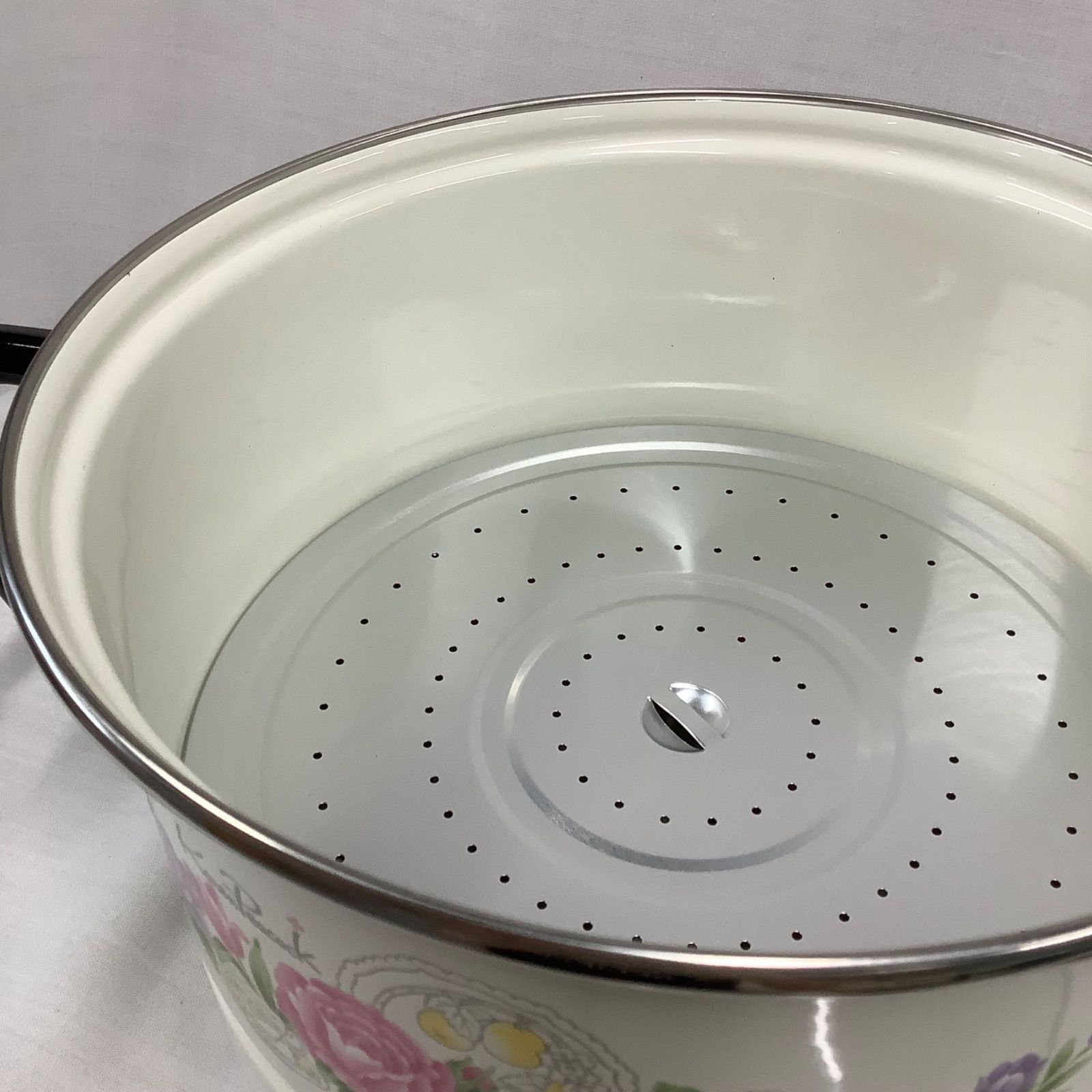 昭和レトロ 花柄ホーロー両手鍋 蒸し器 ガラス蓋付き 24㎝ C742 - メルカリ