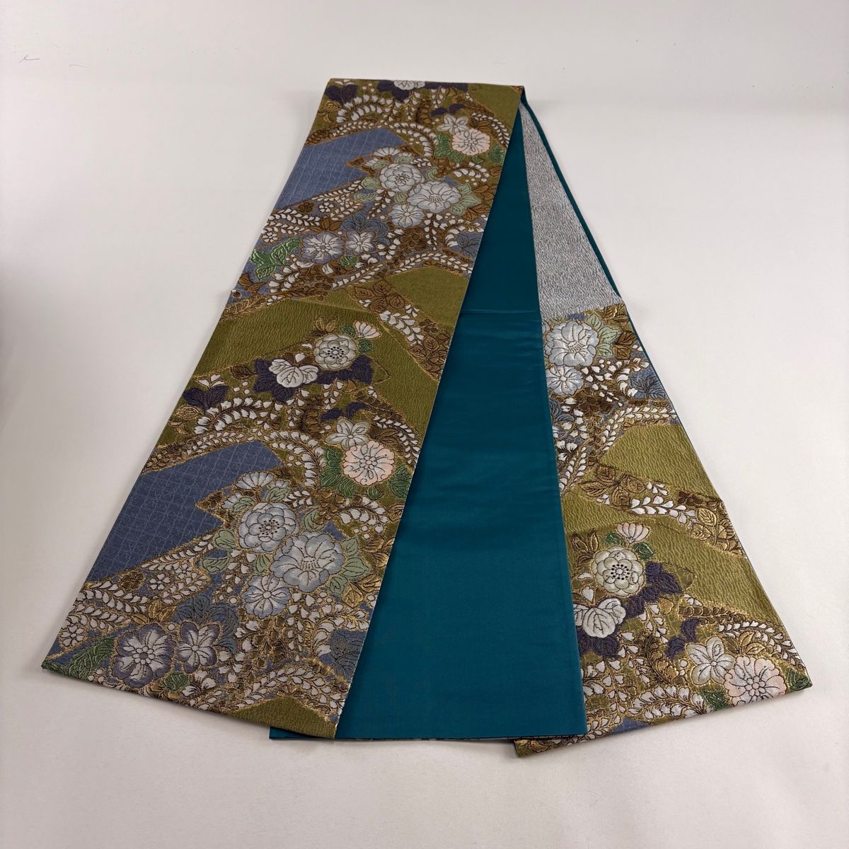 A26 美品　袋帯　綴れ　花草 袋帯 逸品 秋草 枝花 刺繍 金彩 金色 六通 正絹｜中古・古着