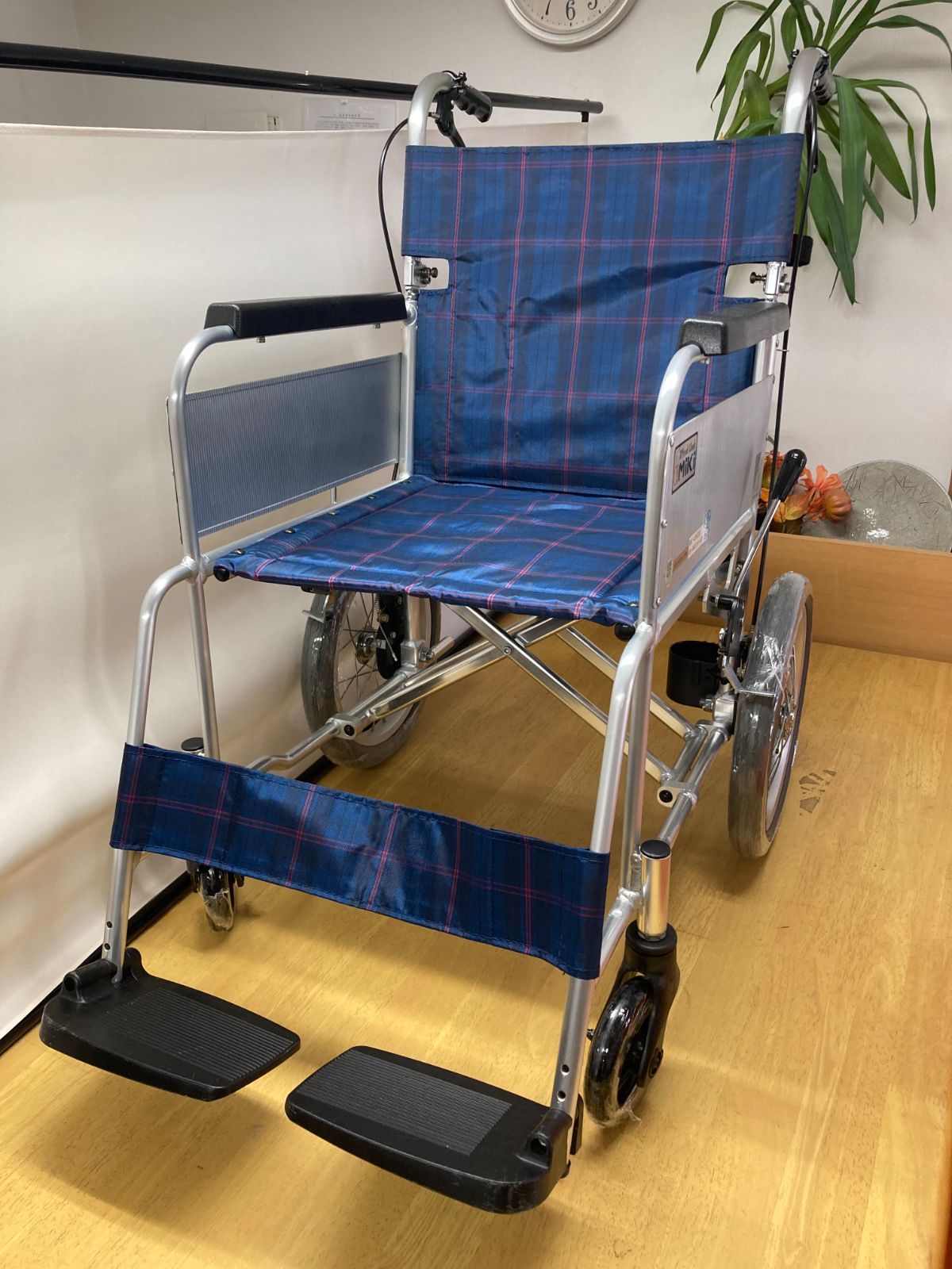 介助式 車椅子 軽量タイプ 福岡近郊引き渡しの場合1000円値引き